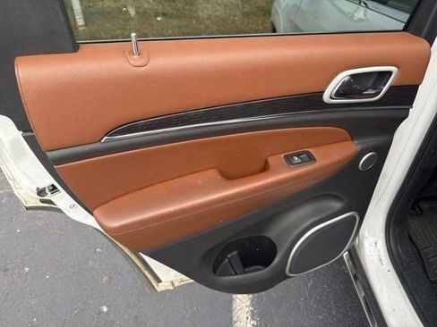 Used 2020 Jeep Grand Cherokee Summit image 37