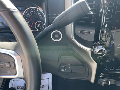 Used 2024 RAM 2500 Laramie image 15