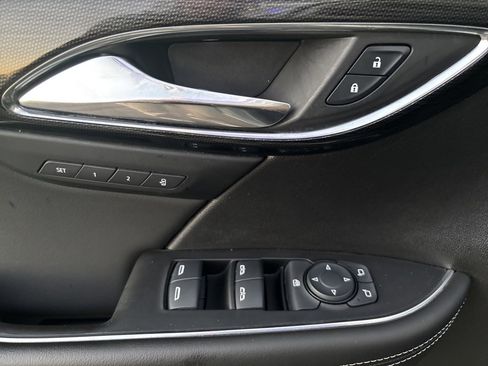 Used 2023 Buick Envision Essence image 39