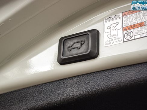 Used 2018 Toyota RAV4 XLE image 28