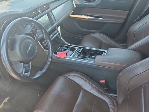 Used 2016 Jaguar XF R-Sport image 13