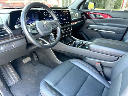 Used 2025 Chevrolet Traverse Z71 image 18