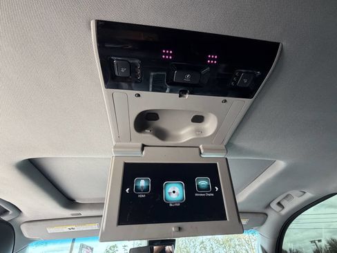 Used 2019 GMC Yukon XL Denali w/ Denali Ultimate Package image 23