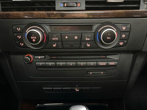 Used 2011 BMW 335i xDrive Sedan image 19