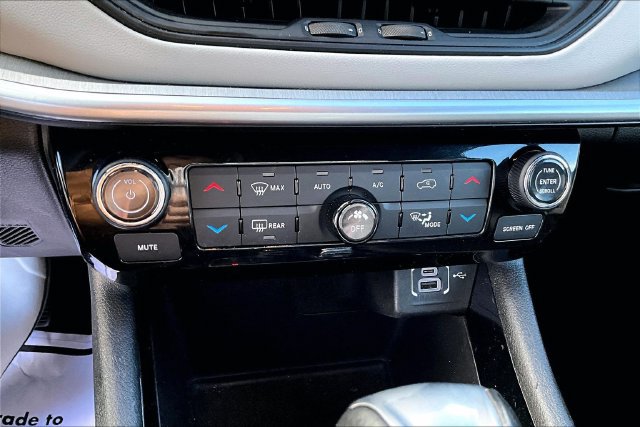 Used 2025 Jeep Compass Limited AWD/4WD image 32