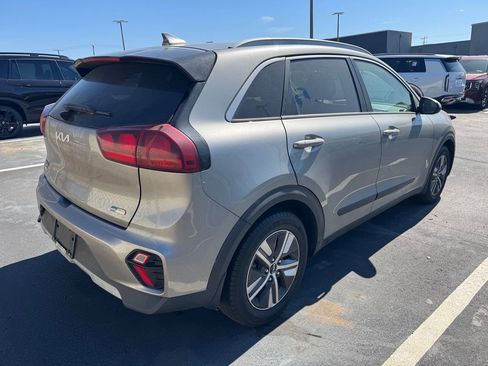 Certified 2022 Kia Niro LXS image 5