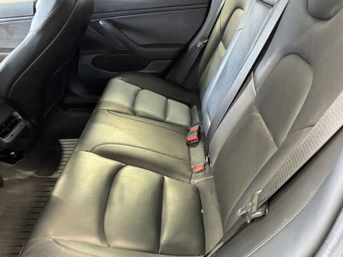 Used 2020 Tesla Model 3 RWD image 11