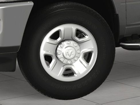 Used 2024 RAM 2500 Tradesman w/ Chrome Appearance Group image 11