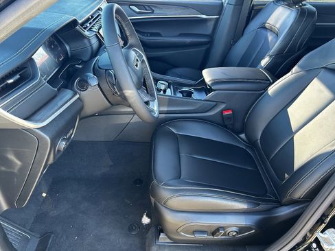 New 2025 Jeep Grand Cherokee L Limited w/ Trailer Tow Package image 16