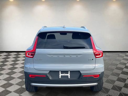 Used 2025 Volvo XC40 B5 Core w/ Protection Package Premier image 4