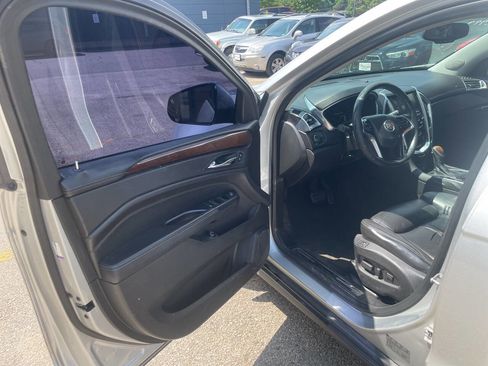 Used 2014 Cadillac SRX Luxury image 9