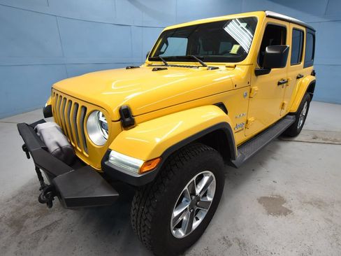 Used 2020 Jeep Wrangler Unlimited Sahara AWD/4WD image 30
