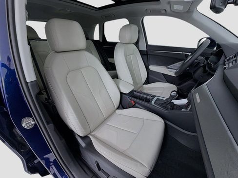 Certified 2025 Audi Q3 2.0T Premium Plus w/ Premium Plus Package image 29