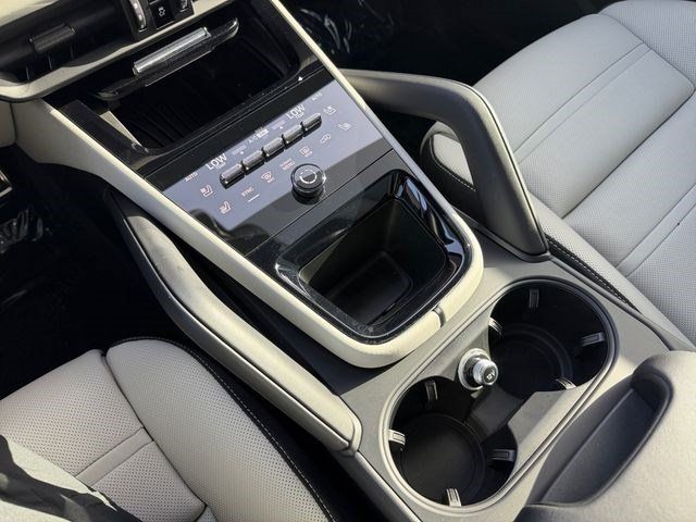 Used 2024 Porsche Cayenne S AWD/4WD image 24