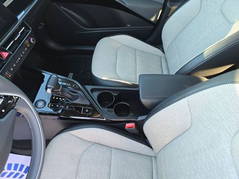 Used 2025 Kia Niro SX image 26