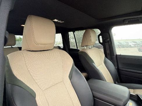 Used 2024 Lexus GX 550 AWD/4WD image 30