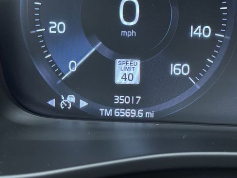 Used 2021 Volvo XC40 T5 R-Design w/ Protection Package Premier image 24