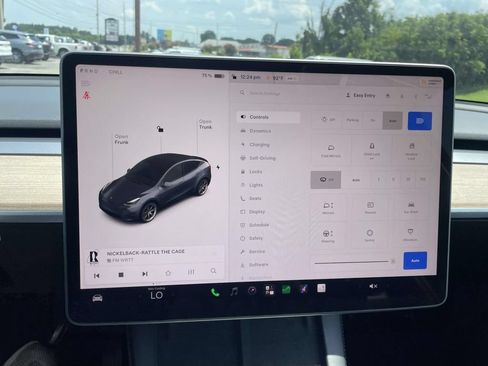 Used 2021 Tesla Model Y Long Range AWD/4WD image 24