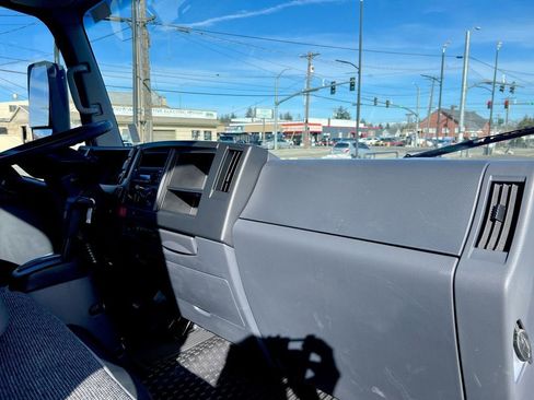 New 2025 Chevrolet Low Cab Forward image 34