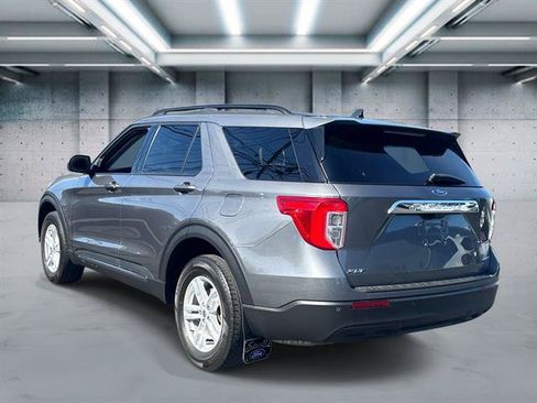 Used 2023 Ford Explorer XLT AWD/4WD image 6