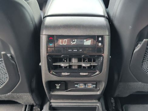 Used 2023 Jeep Grand Cherokee L Laredo AWD/4WD image 31