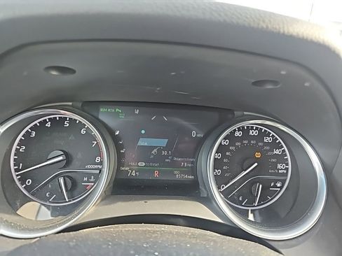 Used 2018 Toyota Camry XLE FWD image 4