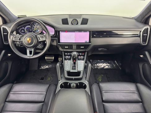 Used 2021 Porsche Cayenne Turbo S image 13