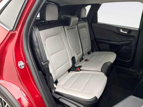 Used 2025 Ford Escape SE FWD image 17