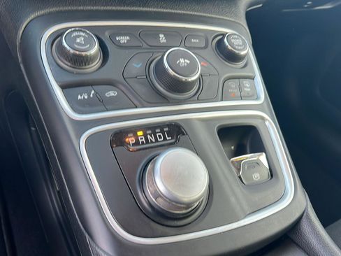 Used 2016 Chrysler 200 Limited image 27