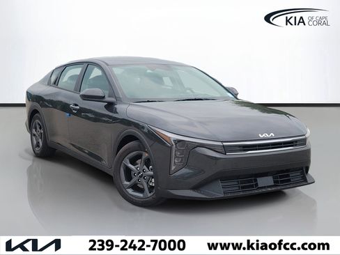 New 2026 Kia K4 FWD image 1