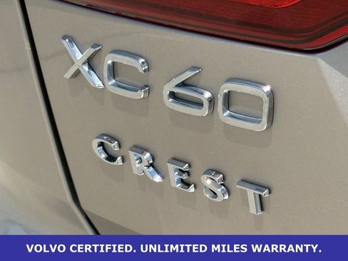 Certified 2025 Volvo XC60 B5 Core AWD/4WD image 11