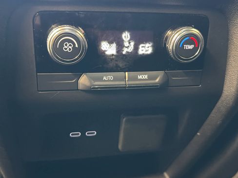 Used 2025 GMC Acadia Elevation image 28