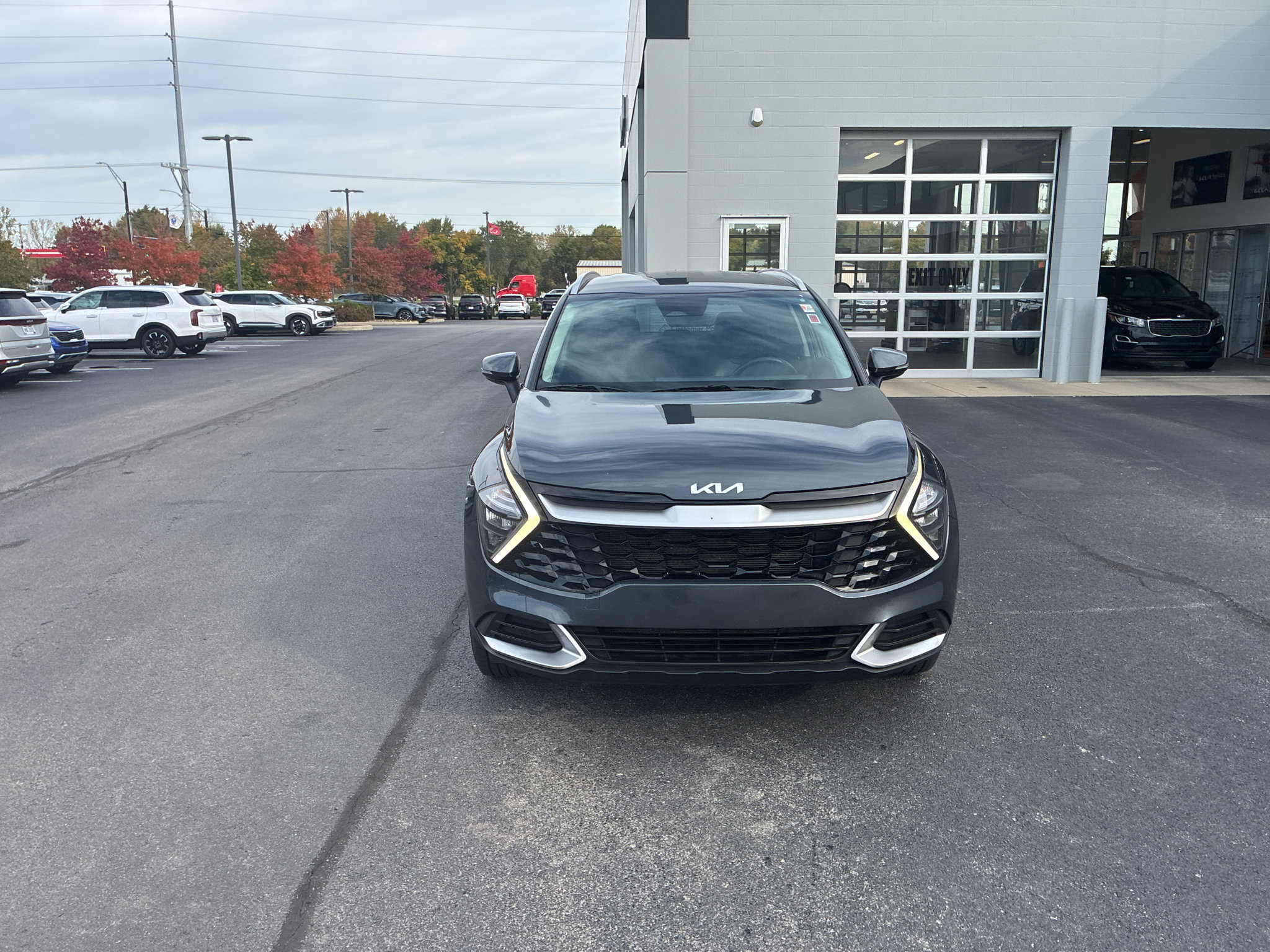 Used 2023 Kia Sportage EX AWD/4WD image 2