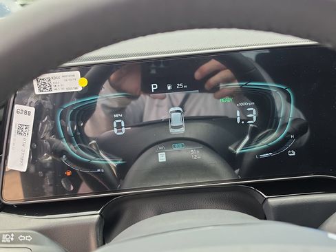 New 2026 Kia Niro FWD image 33