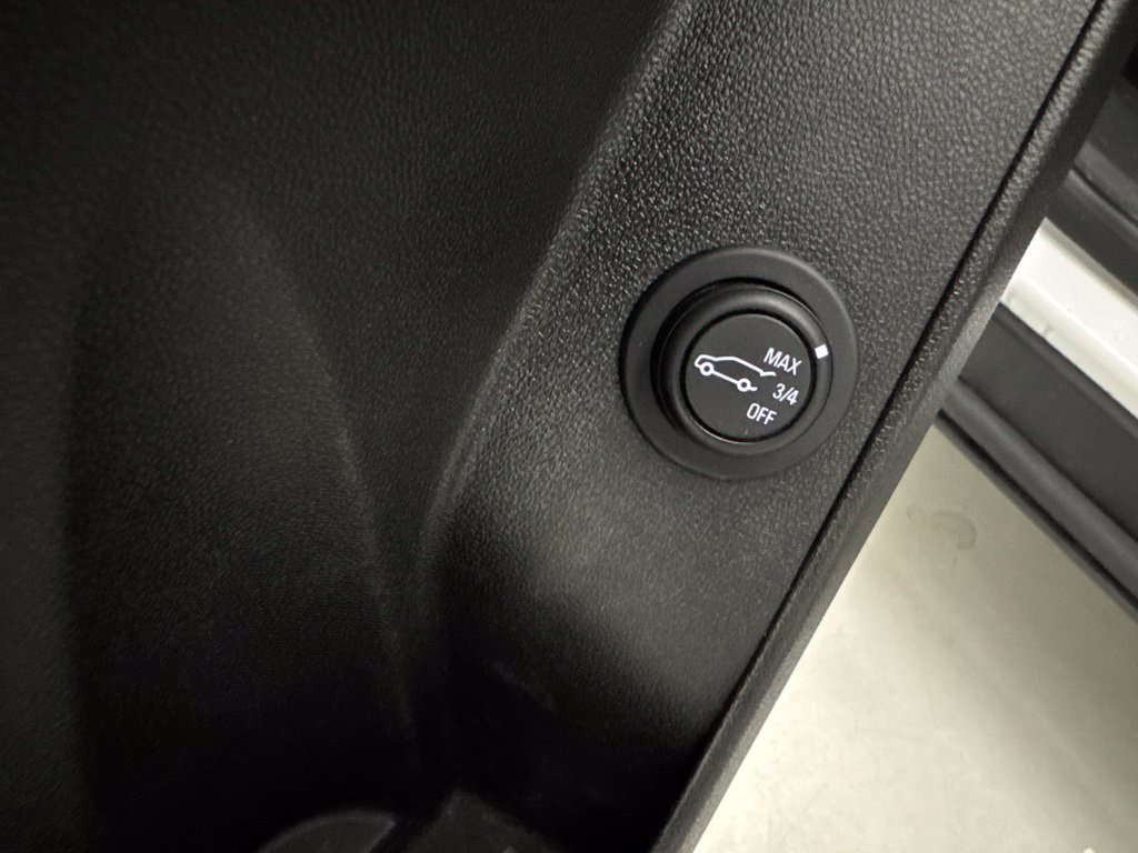 Used 2018 Chevrolet Equinox LT FWD image 22