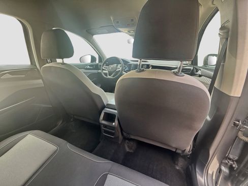 Certified 2024 Volkswagen Taos S FWD image 28