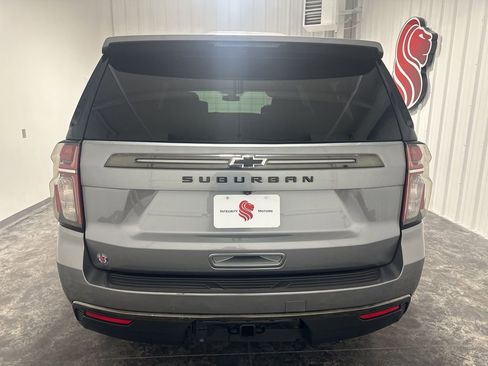 Used 2021 Chevrolet Suburban Z71 w/ Luxury Package image 5