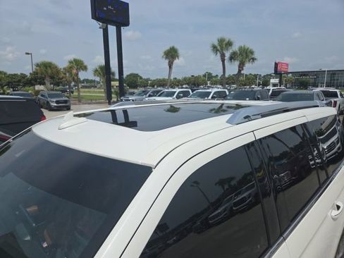 Used 2021 Lincoln Navigator Reserve AWD/4WD image 6