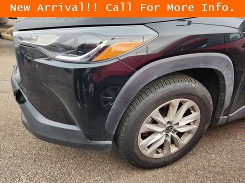 Used 2022 Toyota Corolla Cross LE image 9