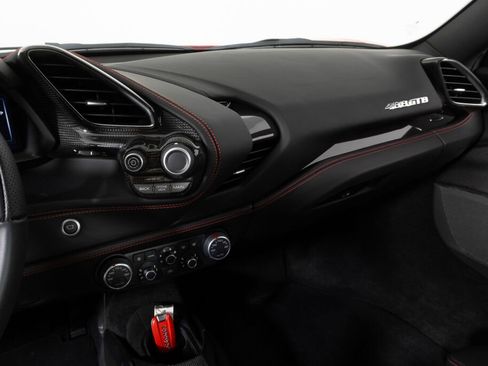 Used 2017 Ferrari 488 GTB image 39