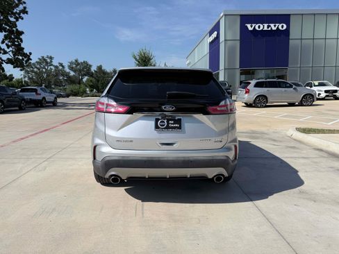 Used 2019 Ford Edge Titanium w/ Cold Weather Package AWD/4WD image 5