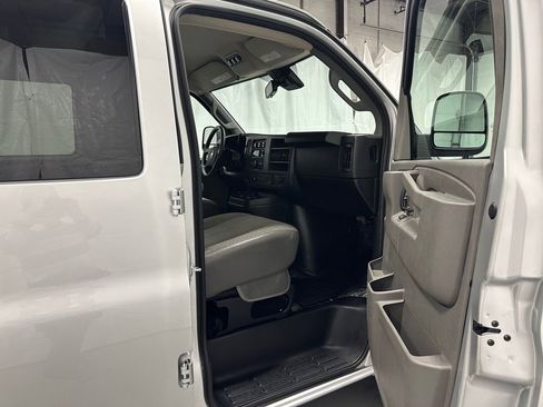 Used 2025 Chevrolet Express 3500 LT w/ LT Preferred Equipment Group image 45