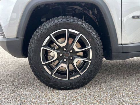 Certified 2025 Jeep Compass Trailhawk AWD/4WD image 50