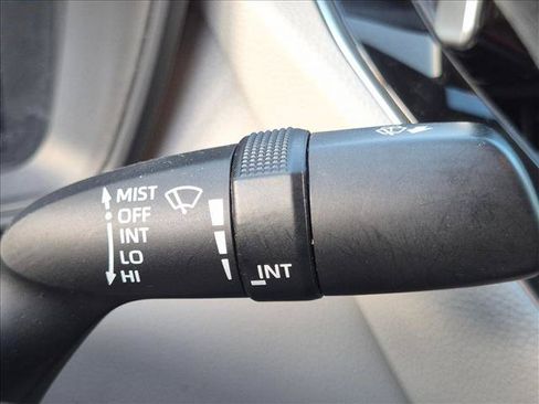 Used 2020 Toyota Corolla LE FWD image 14