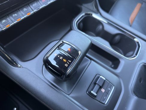 Used 2024 GMC Sierra 1500 AT4 w/ Technology Package image 25