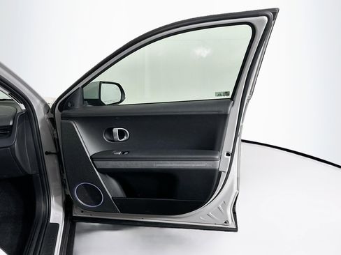 Used 2023 Hyundai Ioniq 5 SEL image 32