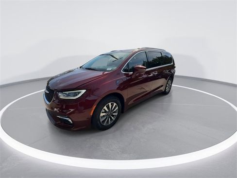 Used 2021 Chrysler Pacifica Touring-L image 4