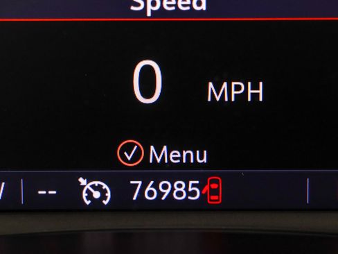 Used 2019 Chevrolet Blazer LT w/ Sound & Technology Package FWD image 16