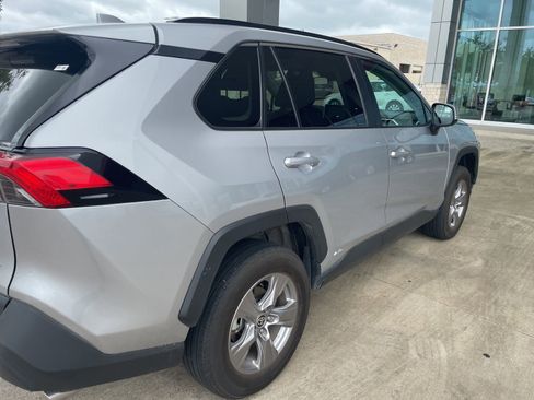 Used 2025 Toyota RAV4 LE image 8