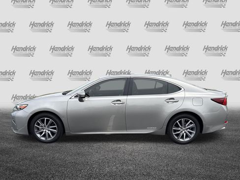 Used 2017 Lexus ES 300h w/ Luxury Package FWD image 42